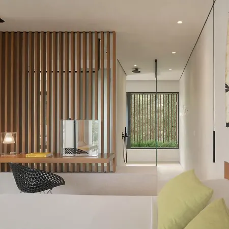 Ilya Botanic Apartment