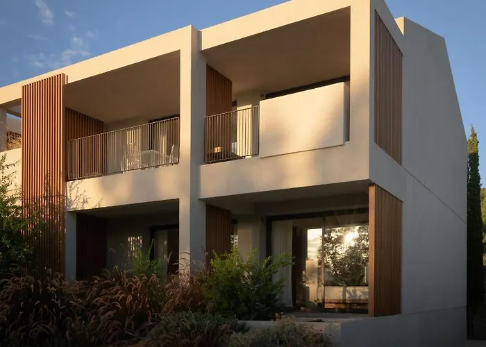 Ilya Botanic Apartment